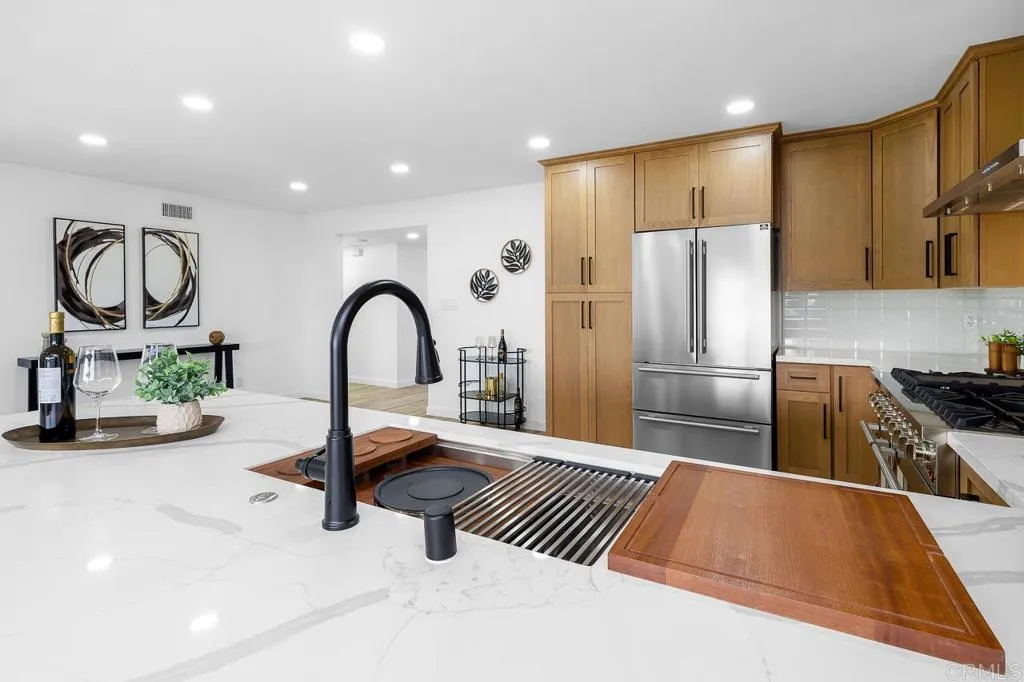 https://cdn.realtyfeed.com/cdn/127/306530267/c05660d13dd720af53e34e4877730ff5.webp