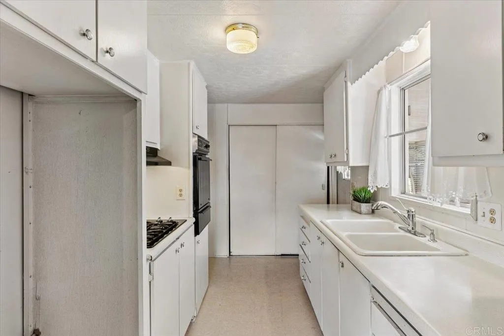 https://cdn.realtyfeed.com/cdn/127/306530277/533e063b7c02c5c42c83318a055568b8.webp