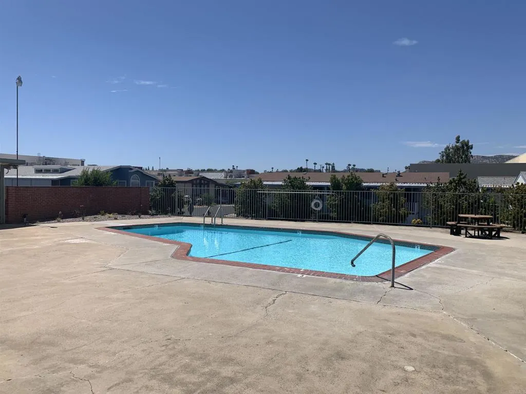 https://cdn.realtyfeed.com/cdn/127/306530277/54743157b8b6a147ab1802fe5b05cba8.webp