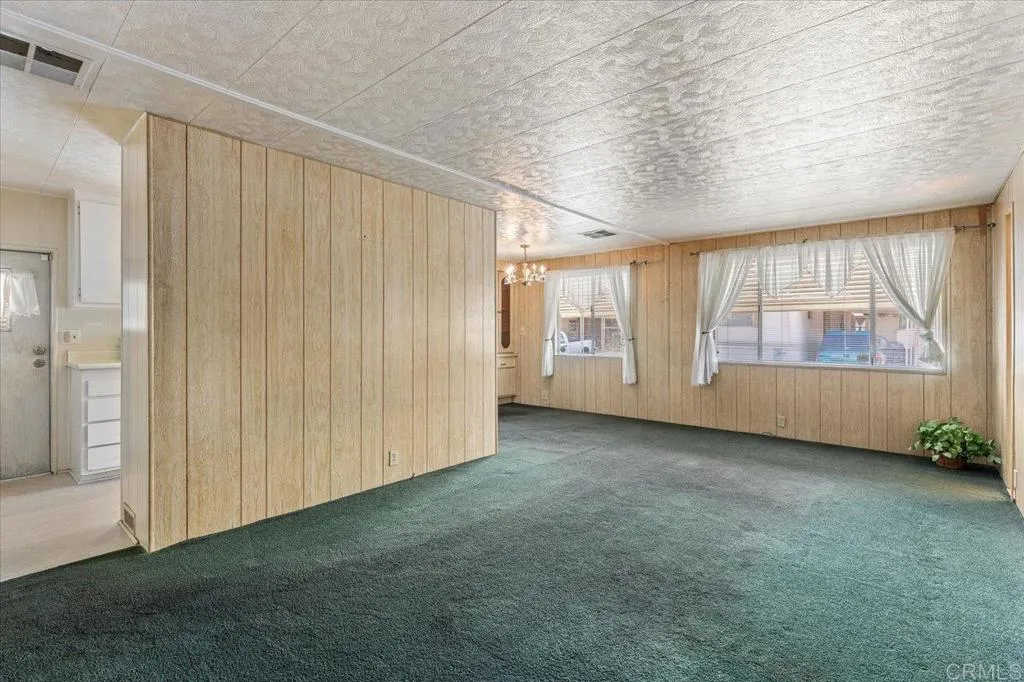 https://cdn.realtyfeed.com/cdn/127/306530277/a26108762d2c5910520532a35ad3ee39.webp
