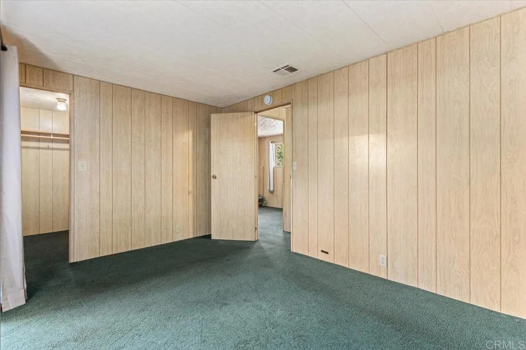 https://cdn.realtyfeed.com/cdn/127/306530277/c04471824e8fd1390e3eda2039ff8758.webp