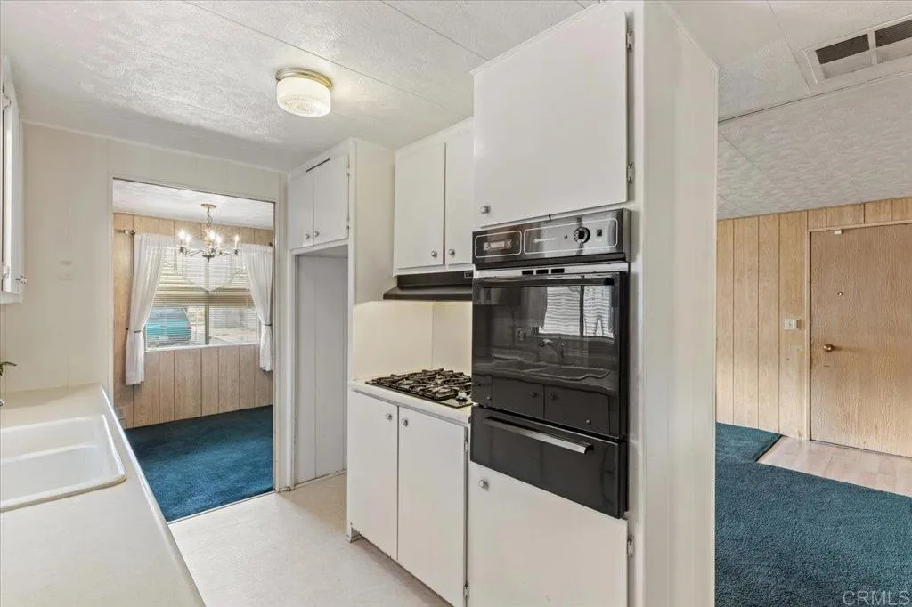 https://cdn.realtyfeed.com/cdn/127/306530277/f53109dc3255ea8c6268ffb86b895142.webp