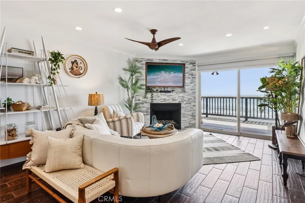 https://cdn.realtyfeed.com/cdn/127/306530306/0134564e341f26de9c397b9bad8105aa.webp