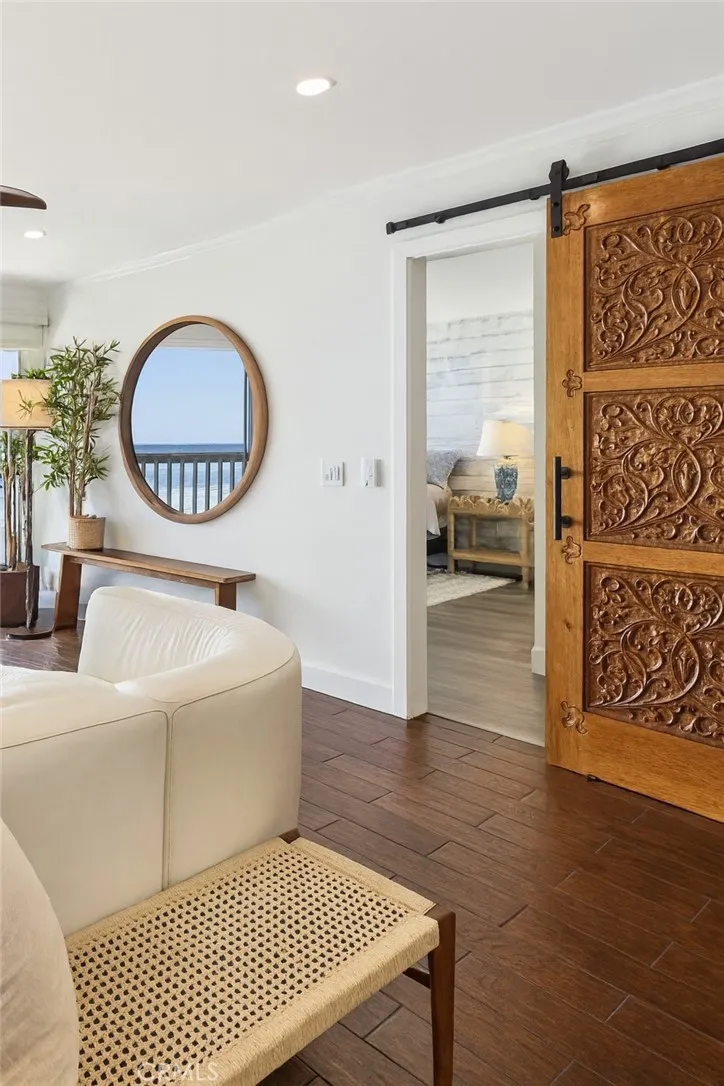 https://cdn.realtyfeed.com/cdn/127/306530306/4cae0e513abbd818ca8a96572aeb99db.webp