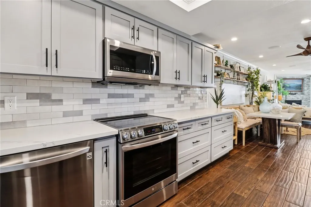 https://cdn.realtyfeed.com/cdn/127/306530306/904d74699cea00b1974bbf2443b44026.webp
