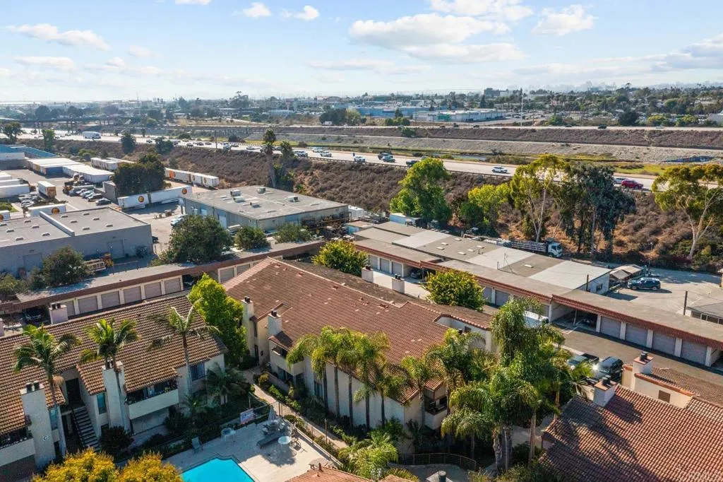 https://cdn.realtyfeed.com/cdn/127/306530368/05623c86f01621aab59ae8ee589fcc95.webp
