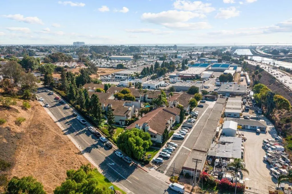 https://cdn.realtyfeed.com/cdn/127/306530368/c09f6fa1e023882b3b0f484a4de7fcb3.webp