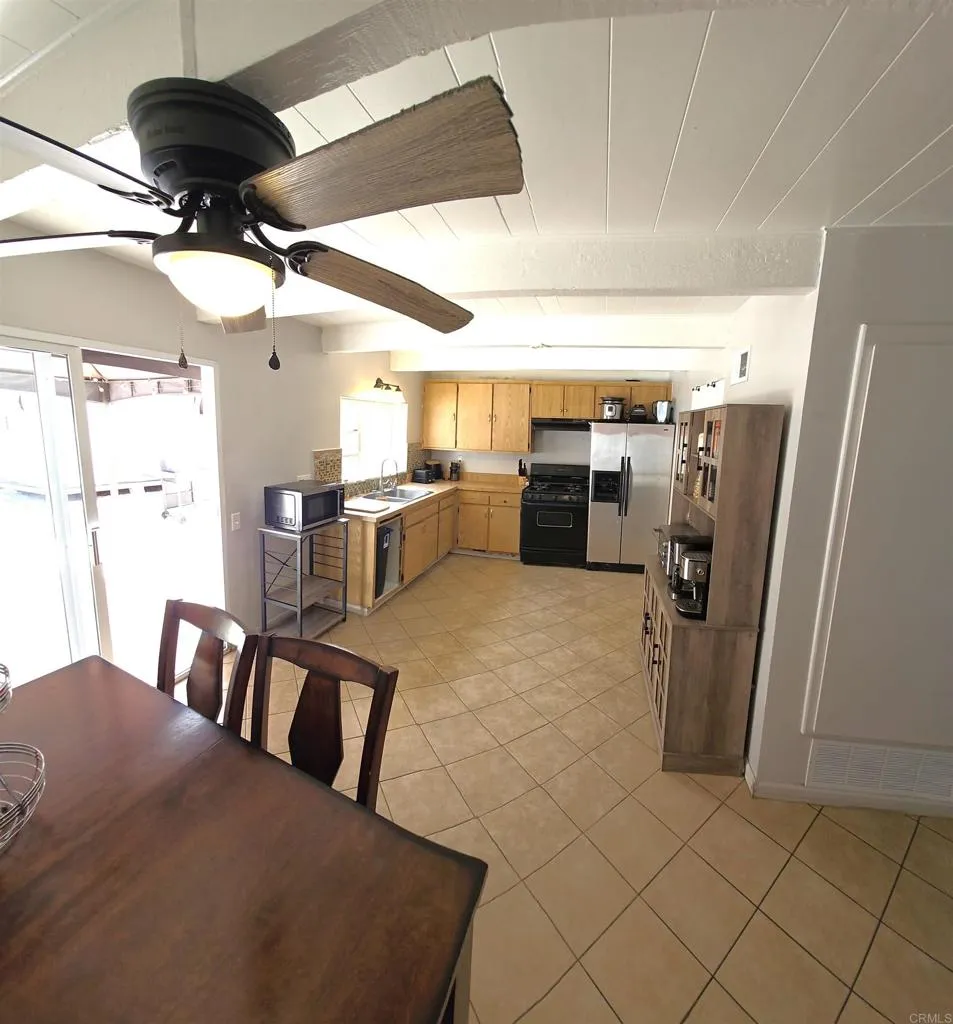 https://cdn.realtyfeed.com/cdn/127/306530379/76c9095c50c1c69129323fd03e9dfc2d.webp