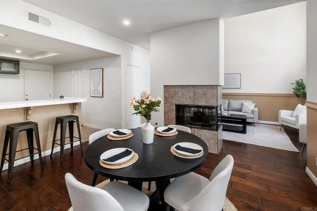 https://cdn.realtyfeed.com/cdn/127/306530381/0cd98d3c4b809586a5d98848a471ba2f.webp