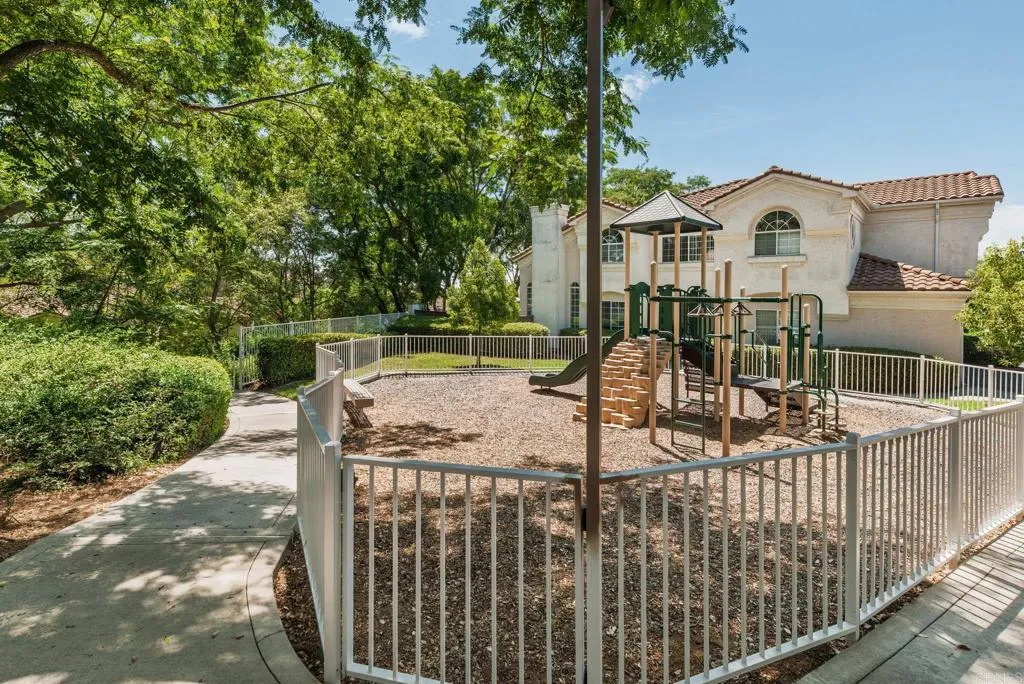 https://cdn.realtyfeed.com/cdn/127/306530381/fe0d1b5a8090cb78f7915db7d6503f17.webp