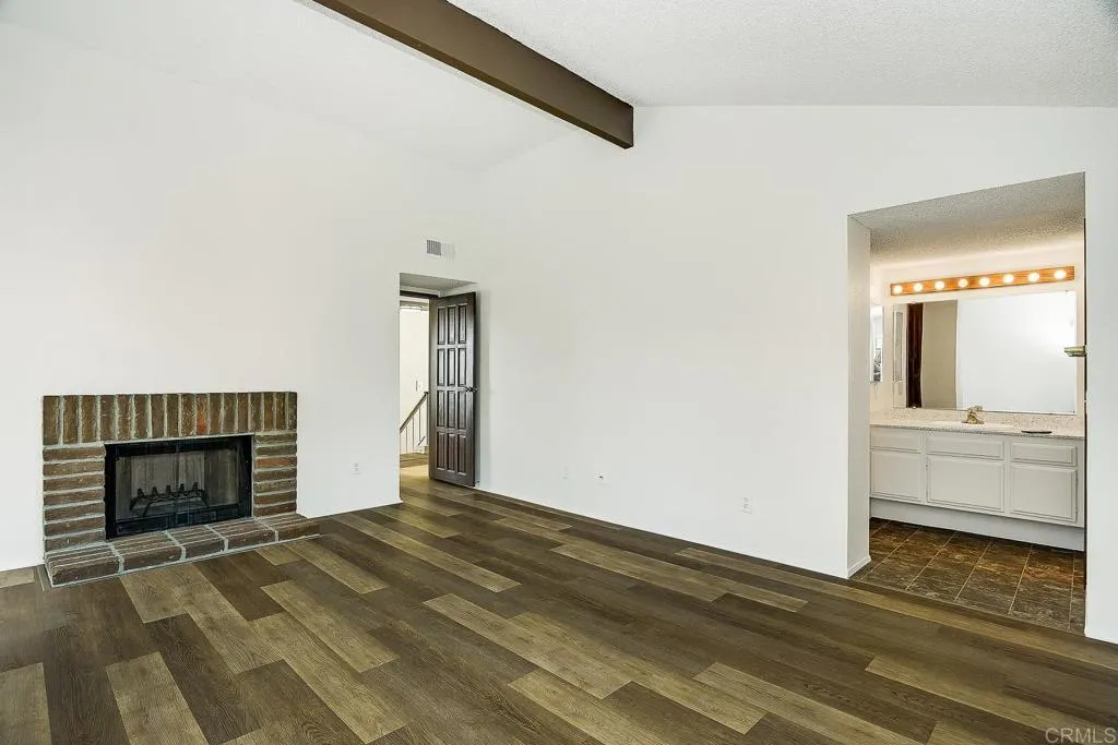 https://cdn.realtyfeed.com/cdn/127/306530386/12131b349cad4c548e7d43900036239b.webp