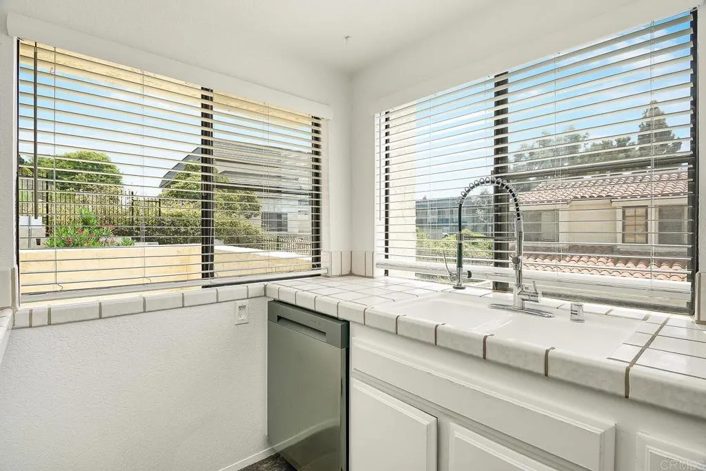 https://cdn.realtyfeed.com/cdn/127/306530386/1cbf2c828c40dff12f3d4f95ca7a5a1c.webp