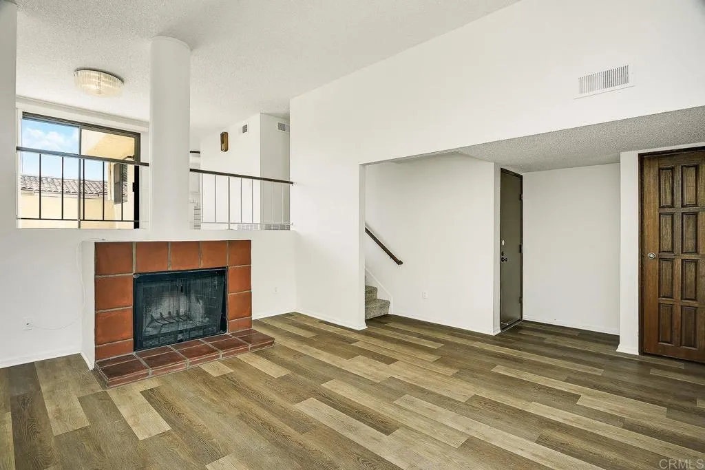 https://cdn.realtyfeed.com/cdn/127/306530386/3d8aaf8b8e0b96471c7e17492ef5c86a.webp