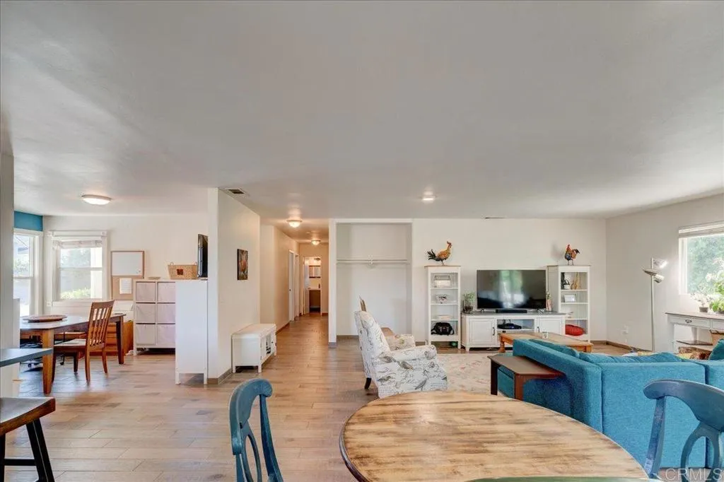 https://cdn.realtyfeed.com/cdn/127/306530392/01e16be92770e57316b791d159e2d65b.webp