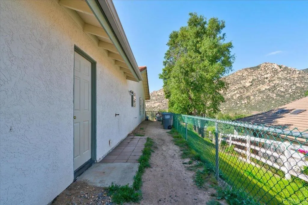 https://cdn.realtyfeed.com/cdn/127/306530392/22720dfccf6dcb367dfddf08c6d31a43.webp