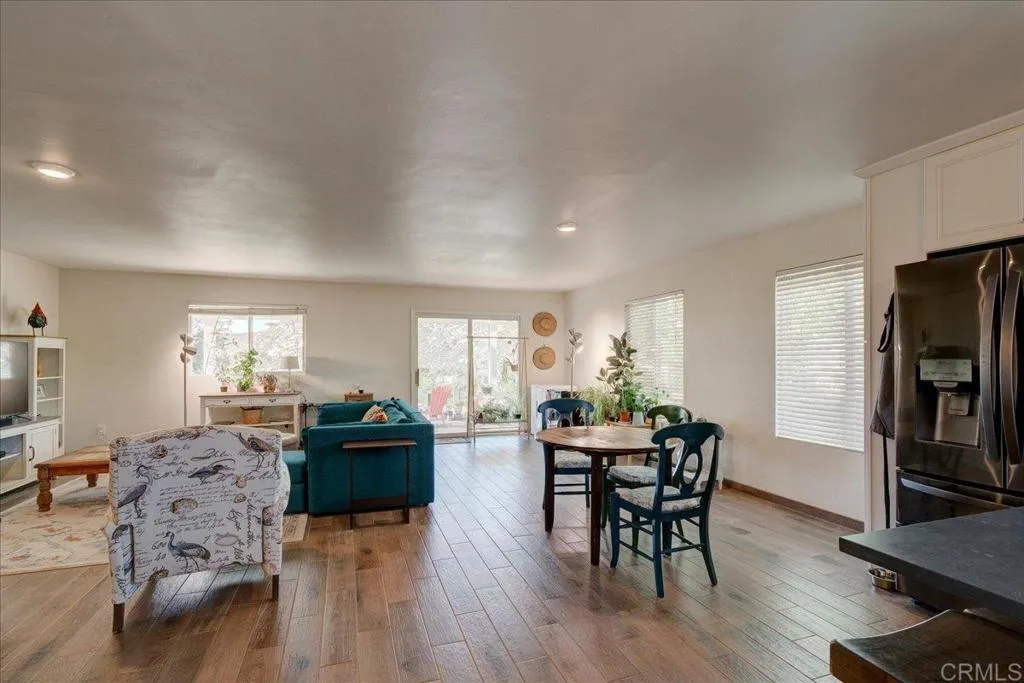 https://cdn.realtyfeed.com/cdn/127/306530392/39a42e3c695cd6ea94bb7722a3ca2448.webp