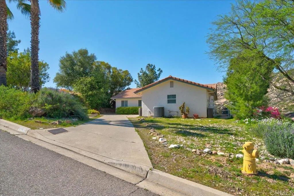 https://cdn.realtyfeed.com/cdn/127/306530392/4616070e4435332f51e5a13067d8a410.webp