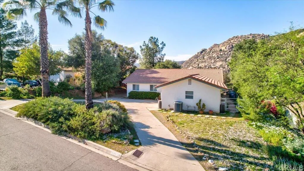 https://cdn.realtyfeed.com/cdn/127/306530392/5f66d36e3fcbfad14918a3240958fb56.webp