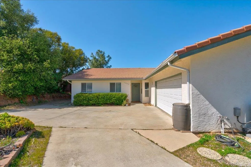 https://cdn.realtyfeed.com/cdn/127/306530392/68cea621bfd697e35615789cced05a80.webp