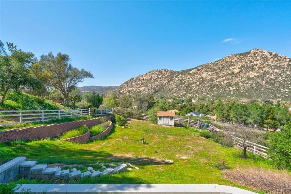 https://cdn.realtyfeed.com/cdn/127/306530392/808b4d25cb7ee65bccb1f1f011f8170c.webp