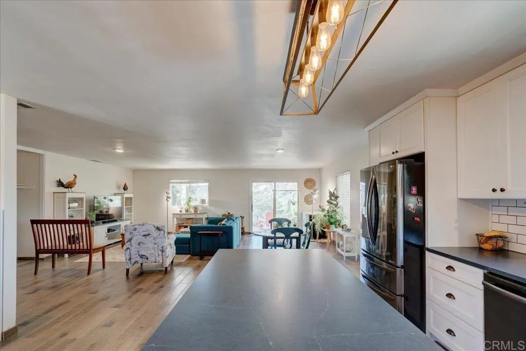 https://cdn.realtyfeed.com/cdn/127/306530392/b87052b50e78f683f13d22c7ff138ecc.webp