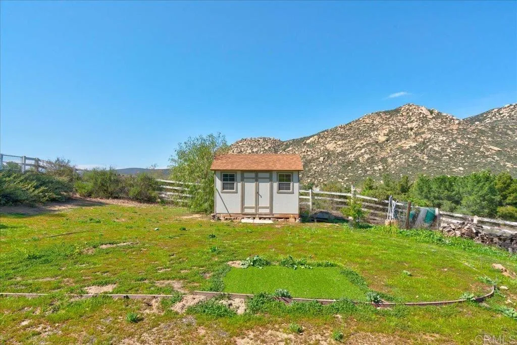 https://cdn.realtyfeed.com/cdn/127/306530392/c5ef10556856d30638347f28f25d3dd9.webp