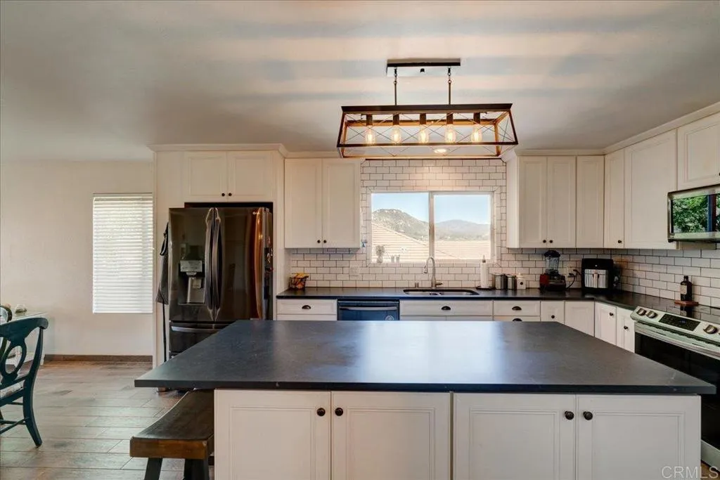 https://cdn.realtyfeed.com/cdn/127/306530392/e99890a0065c054c86782b93b9542283.webp
