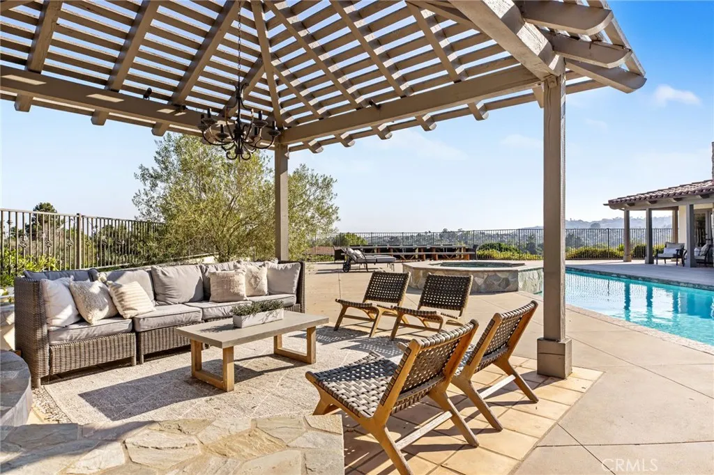 https://cdn.realtyfeed.com/cdn/127/306530462/0edbc35fdf537baa1a533b85ec45b093.webp
