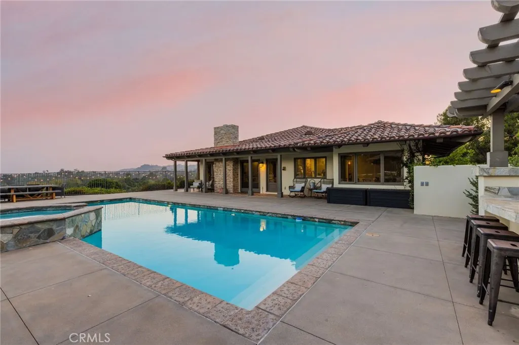 https://cdn.realtyfeed.com/cdn/127/306530462/0fdb68ae2170b0a7fb0392ee96dfac98.webp