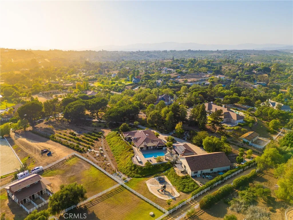 https://cdn.realtyfeed.com/cdn/127/306530462/57498fbe32c35d66031f72d9daec8dc5.webp