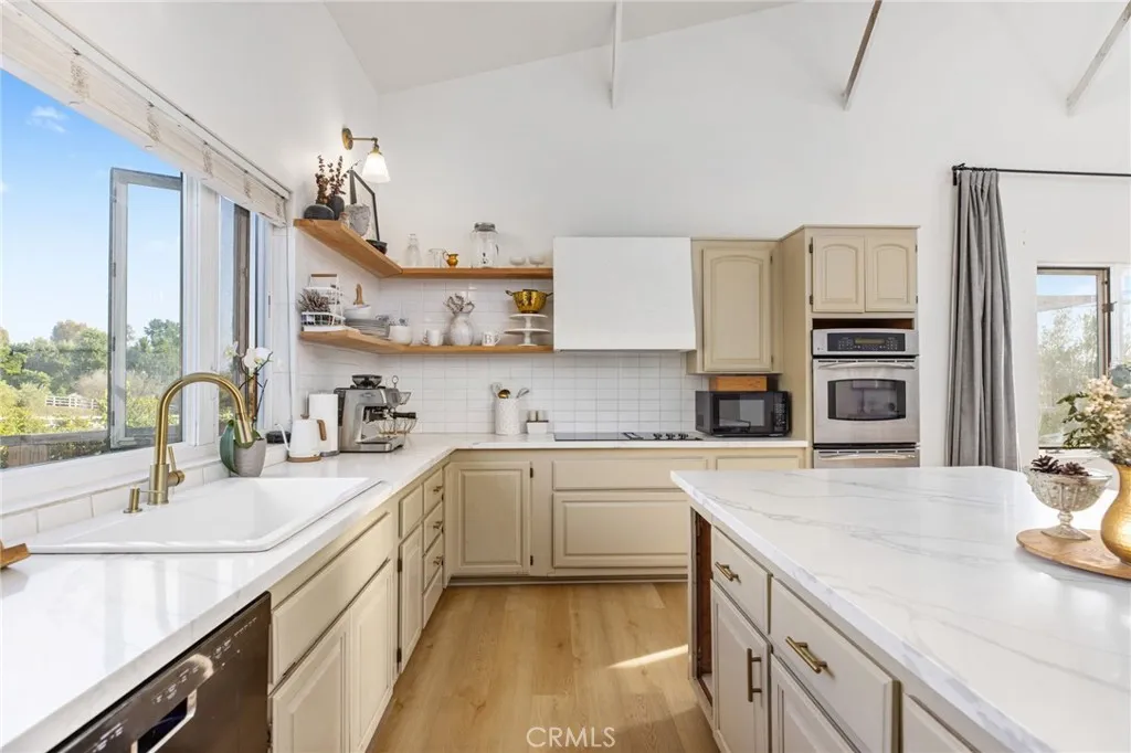 https://cdn.realtyfeed.com/cdn/127/306530462/64c5fc044d843f6840c7f934231437b0.webp