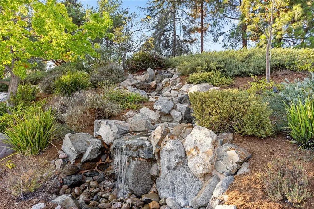 https://cdn.realtyfeed.com/cdn/127/306530462/793b6bc648ee0e178292a7f0419f121c.webp