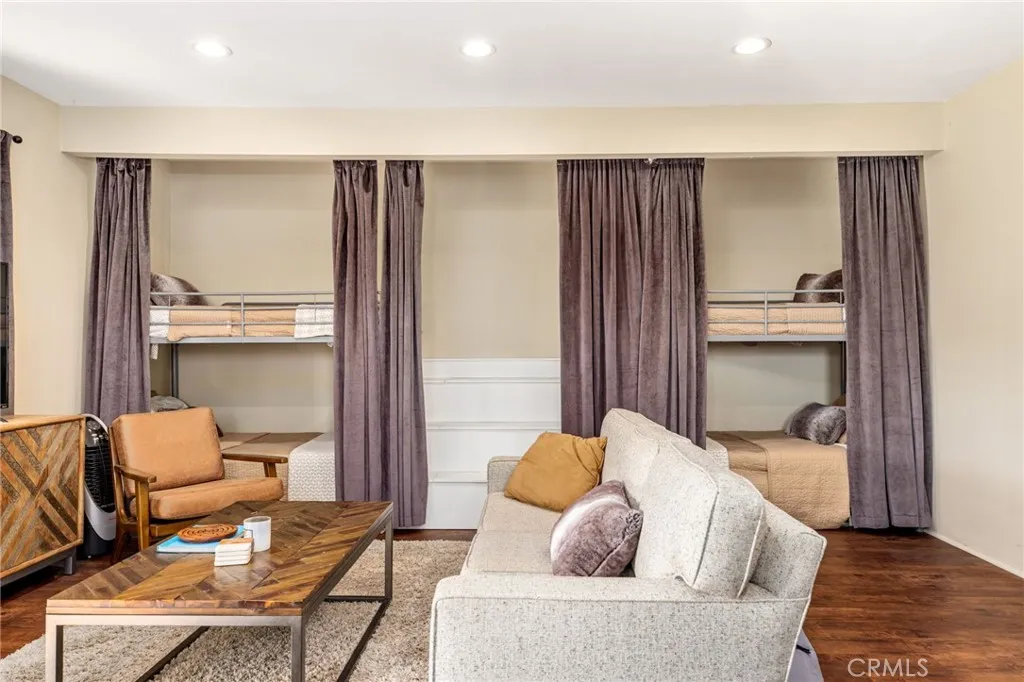 https://cdn.realtyfeed.com/cdn/127/306530462/b49bca7d5752c271686178eb3f2d85c9.webp