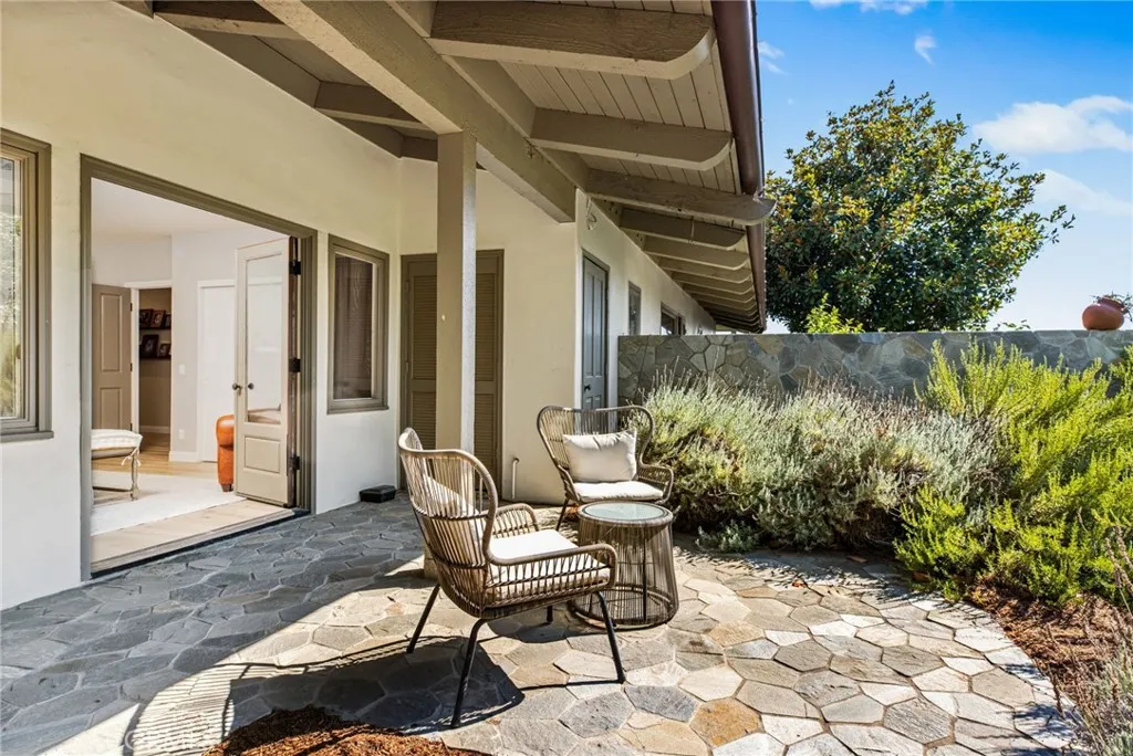 https://cdn.realtyfeed.com/cdn/127/306530462/bc5719098daae52bded060625df1fe02.webp