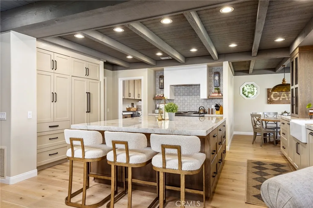 https://cdn.realtyfeed.com/cdn/127/306530462/e84f7f33bf04c012d22a19f62428b258.webp