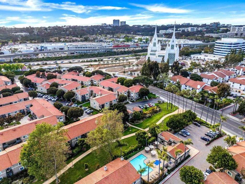 https://cdn.realtyfeed.com/cdn/127/306530477/0aa6393468e423d49b5f967dbd4f50da.webp