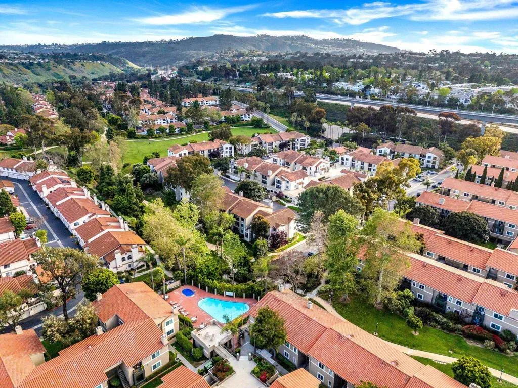 https://cdn.realtyfeed.com/cdn/127/306530477/5aa5777760a377d6feb21911d05c85c1.webp