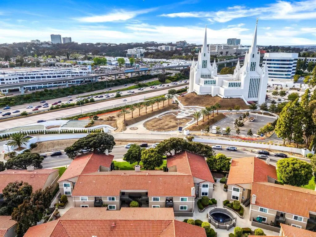 https://cdn.realtyfeed.com/cdn/127/306530477/fabb2ba79dd8d861440252b36f423e87.webp
