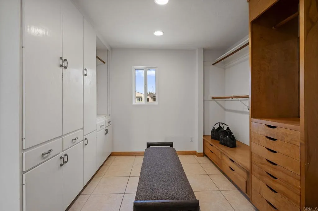 https://cdn.realtyfeed.com/cdn/127/306530478/0f19e1ccb020b16f09a5f5e8298633fd.webp