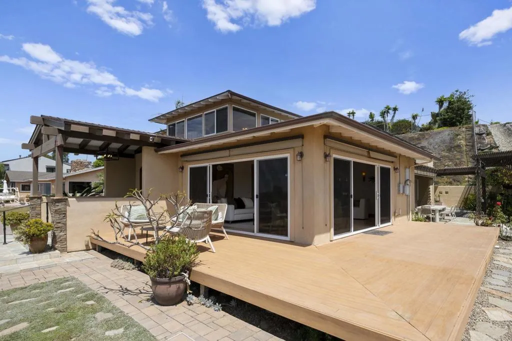 https://cdn.realtyfeed.com/cdn/127/306530478/3d4bbd31347831b7922e0a5ce3ad426c.webp