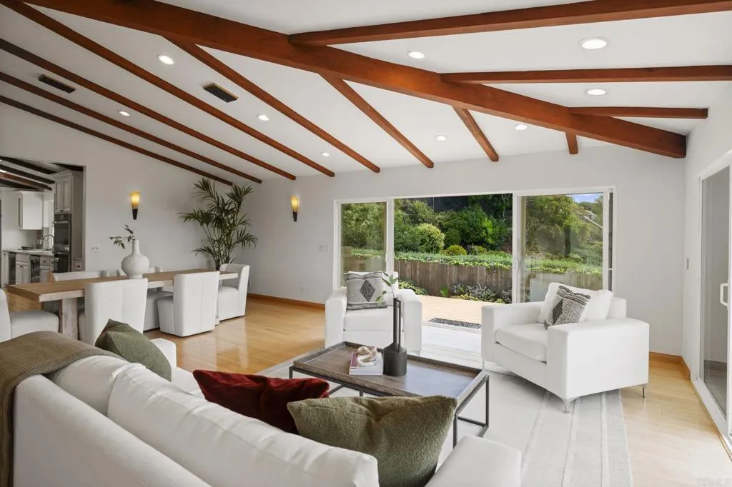 https://cdn.realtyfeed.com/cdn/127/306530478/4a5e548dc0cadd451a78e319b4f43f10.webp