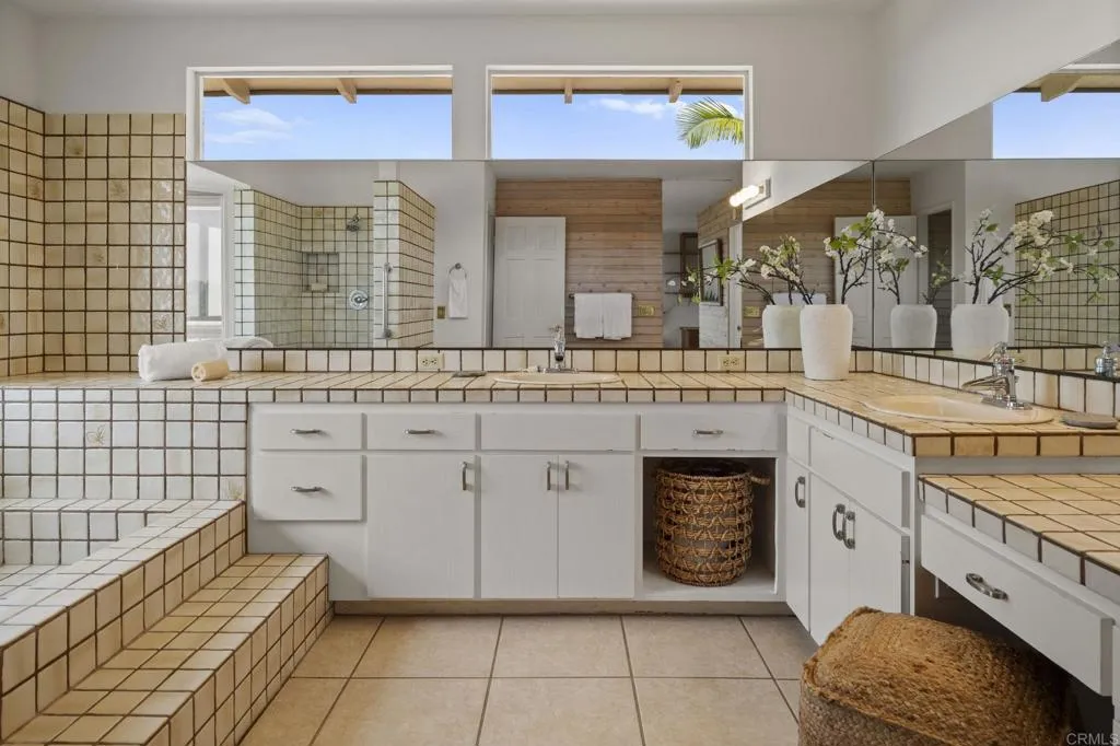 https://cdn.realtyfeed.com/cdn/127/306530478/6b15bc3c2f4cb444242fed68f174bcfb.webp
