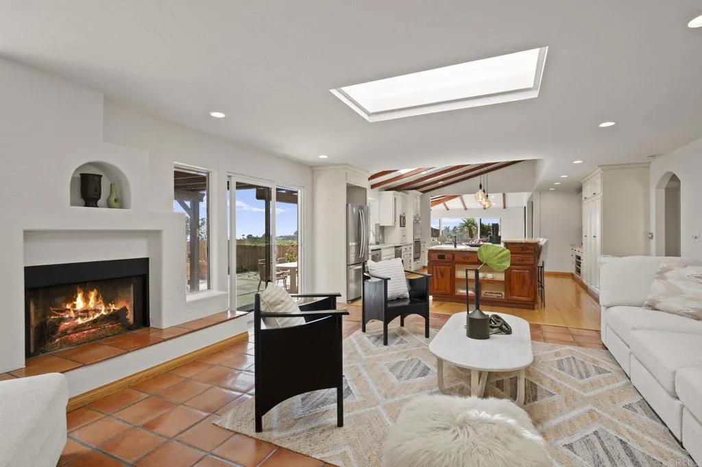 https://cdn.realtyfeed.com/cdn/127/306530478/724e4b1bbff207d24942d89946afe727.webp