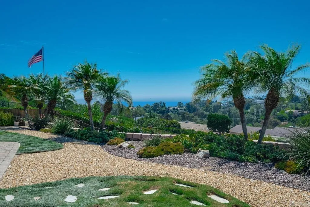 https://cdn.realtyfeed.com/cdn/127/306530478/92f3dd2856eab6bf46b8c6467caf41fc.webp