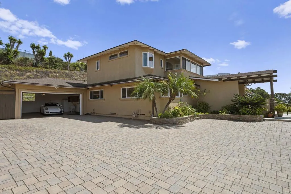 https://cdn.realtyfeed.com/cdn/127/306530478/dc2f6384d4fe145093a906465abc2751.webp