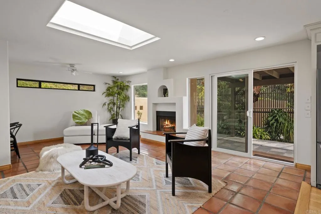 https://cdn.realtyfeed.com/cdn/127/306530478/f19273829a7821dd21b2ced1ef36a431.webp