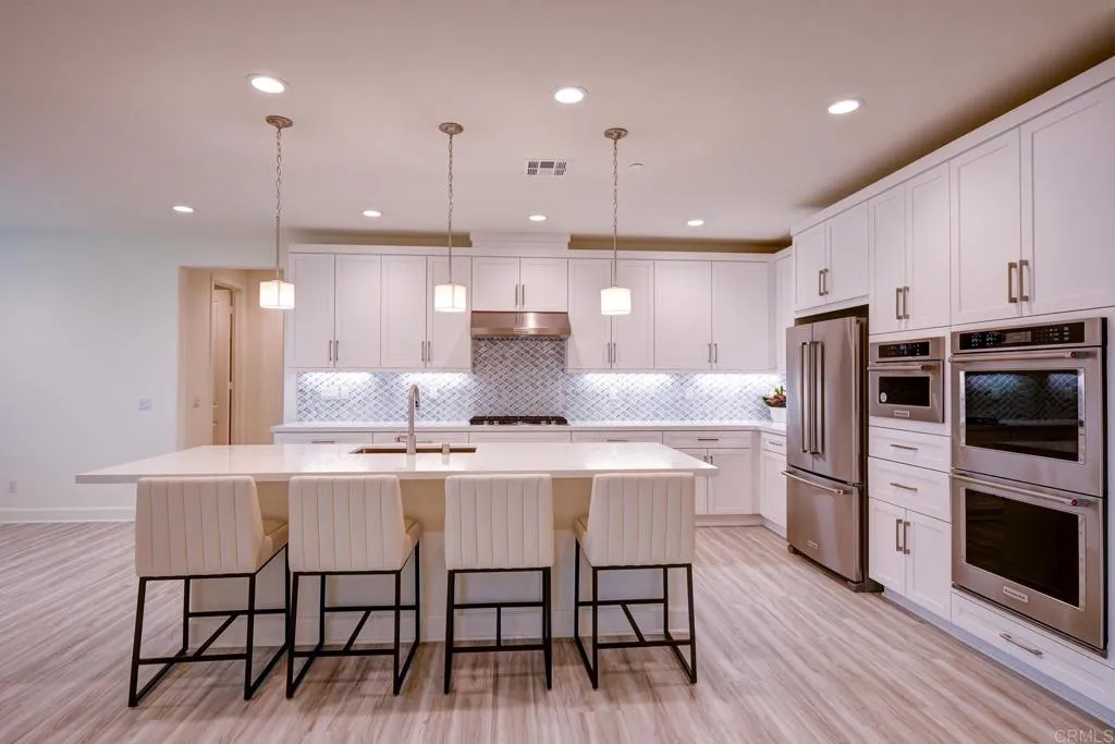 https://cdn.realtyfeed.com/cdn/127/306530482/49ffbd1eb6cfd4e548c9dd730a472466.webp