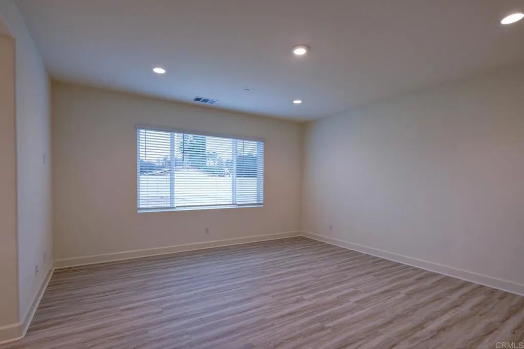 https://cdn.realtyfeed.com/cdn/127/306530482/5026f235b4e72fe105f90313b272ad17.webp