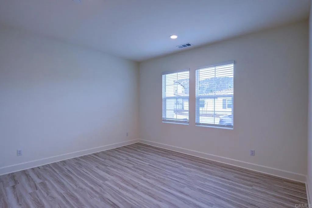 https://cdn.realtyfeed.com/cdn/127/306530482/70f489dbf364baff127cbd3d467f9524.webp