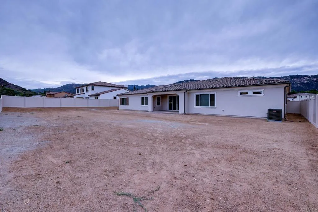 https://cdn.realtyfeed.com/cdn/127/306530482/b5b7ce2325e13681acff1d48fe303fdf.webp